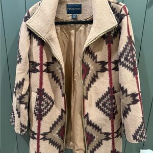 Pendleton Women's Tan and Red Geometric Teddy Jacket